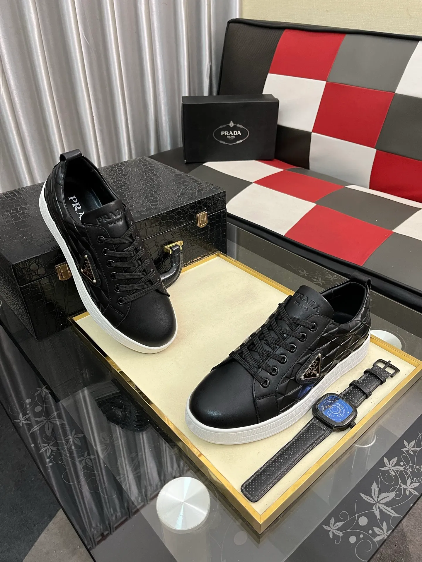 Men's shoes 💰440⌚️⌚️Prada•PRADA original quality.~ Unique modern style sneakers. 🏃A must-have casual shoe for trendy men😍😍 Original brand imported from Italy, imported original leather, sheep lining (refuses to discolor and grind feet) Sole: Original sole provided by the original factory, French lazy style design ⚠️Fit to the feet, original quality, super comfortable original sole. Code number: 38-444️⃣Colors available